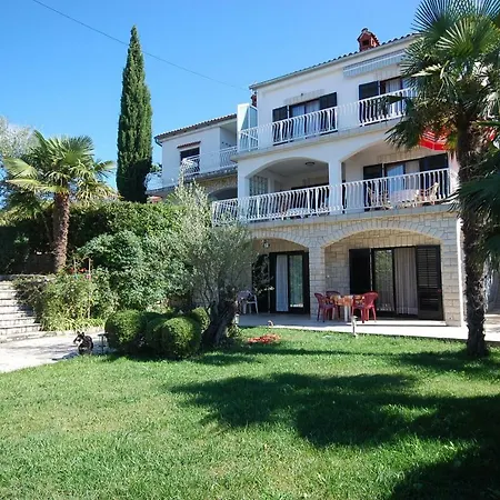 Guest house & Mira